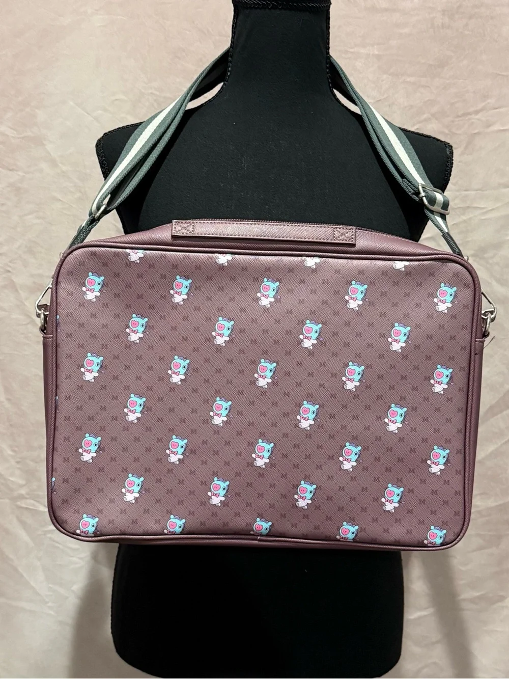 UNIVERSTAR BT21 Mang Adjustable Strap Messenger Laptop Bag NWOT